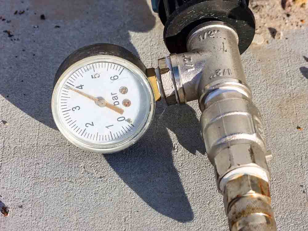 water pressure gauge
